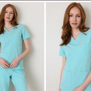 NWOT GABRIELLE RE-GARDE™ - OCEAN TIDE - One Pocket Scrub Top Size Small